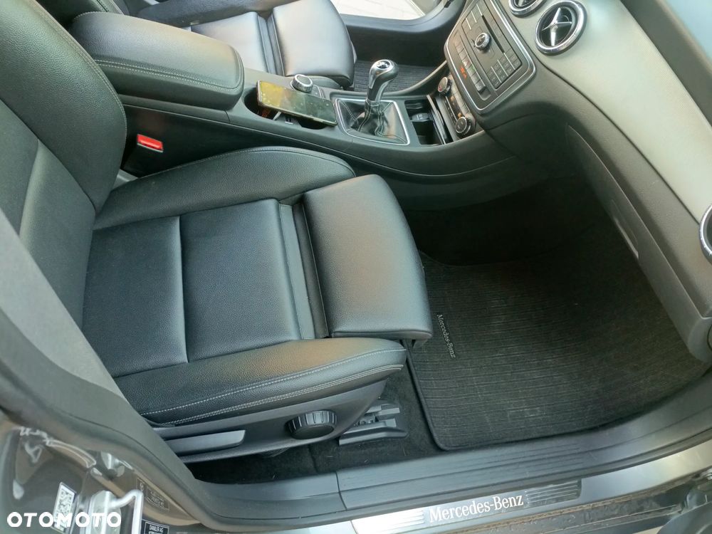 Mercedes-Benz CLA Shooting Brake 200 UrbanStyle Edition - 21