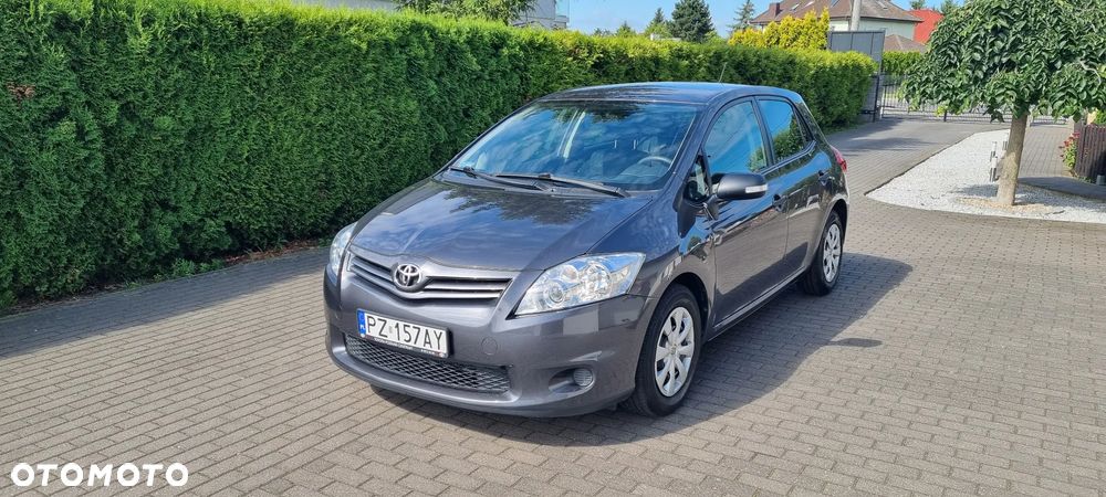 Toyota Auris - 1