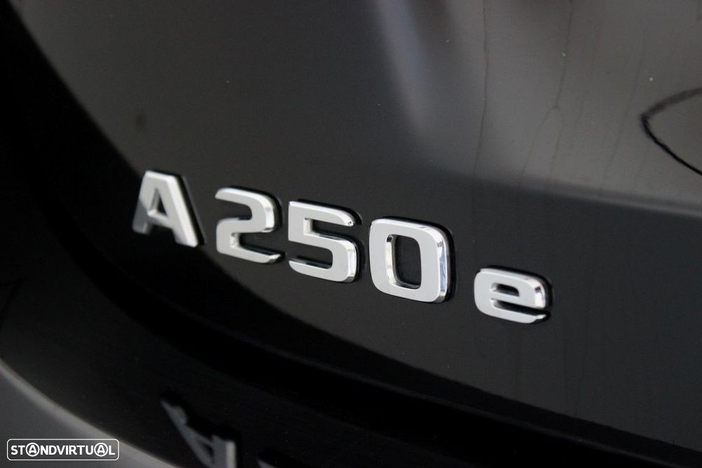 Mercedes-Benz A 250 e AMG Line - 7
