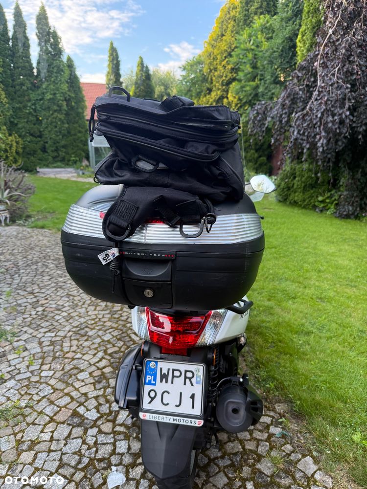 Yamaha NMAX - 11