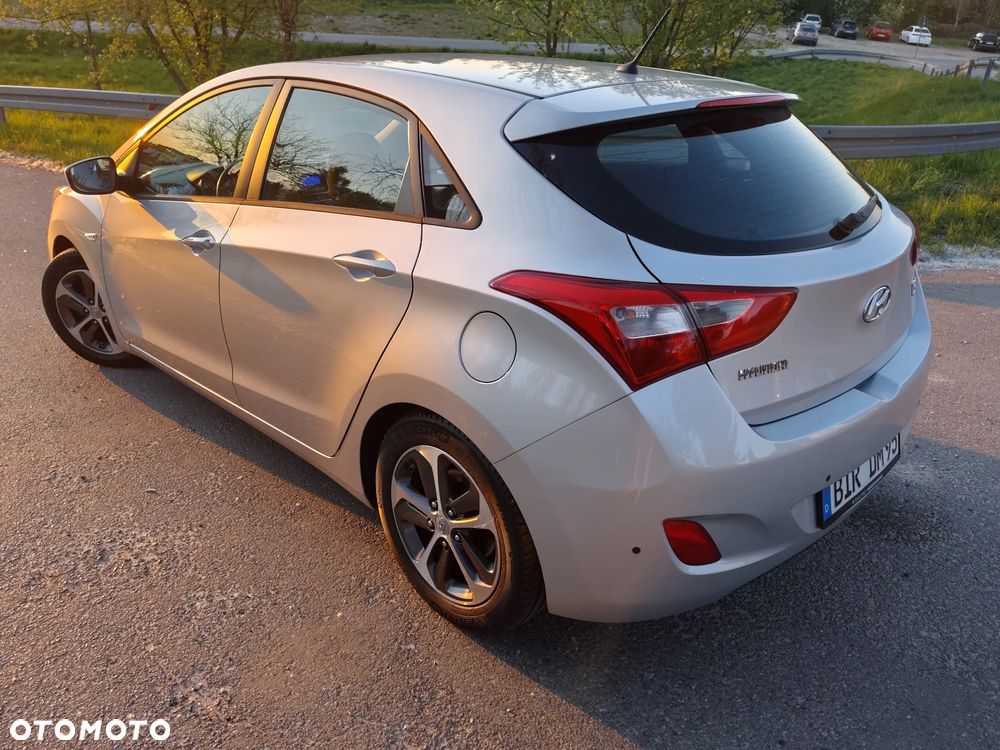 Hyundai i30 blue 1.4 YES Silver - 4