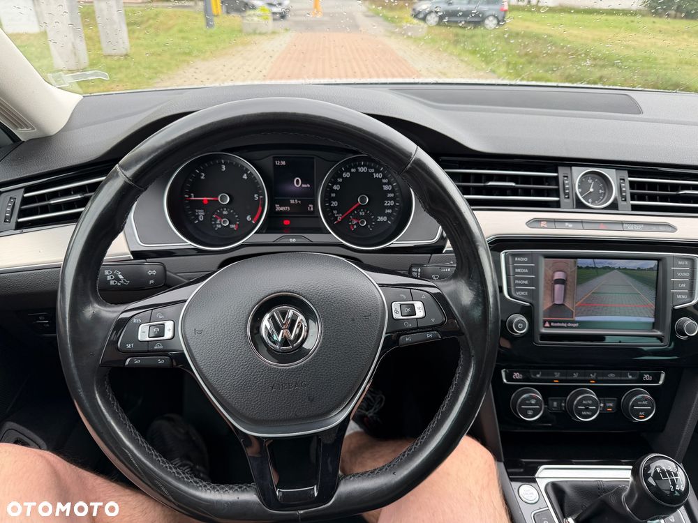 Volkswagen Passat 2.0 TDI BMT Highline - 29