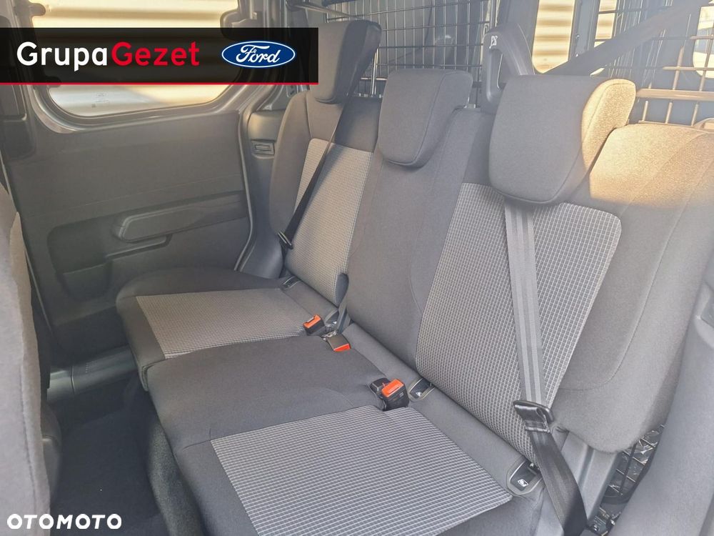 Ford Transit Courier - 12