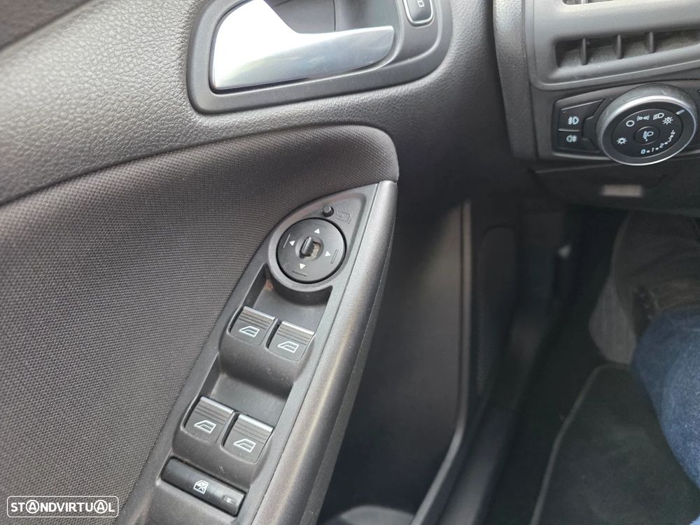 Ford Focus 1.0 EcoBoost MHEV ST-Line - 18