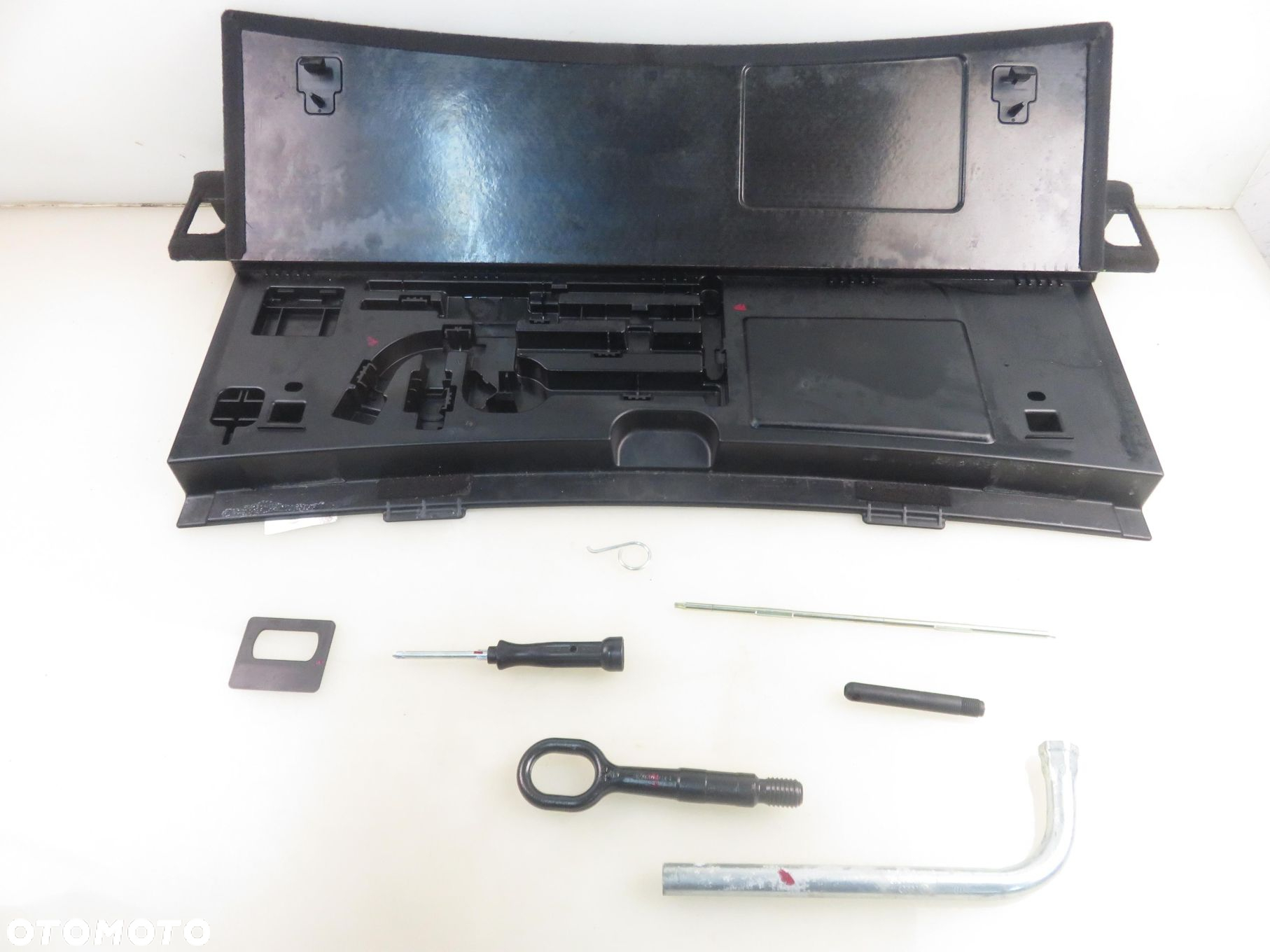 WYKŁADZINA DYWAN SCHOWEK Z BAGAŻNIKA Z KLUCZAMI AUDI A4 B8 8K9861529B - 9