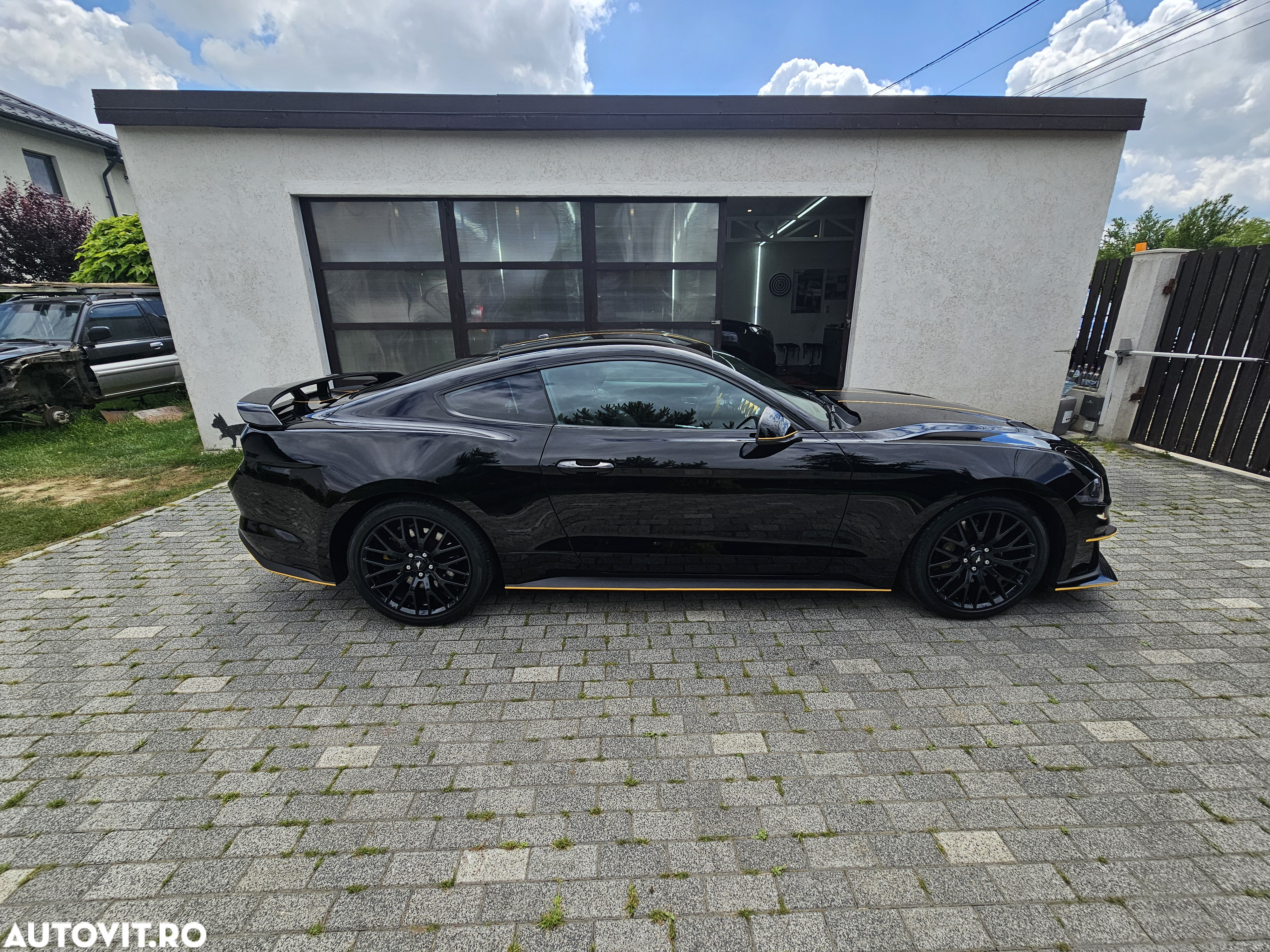 Ford Mustang - 6