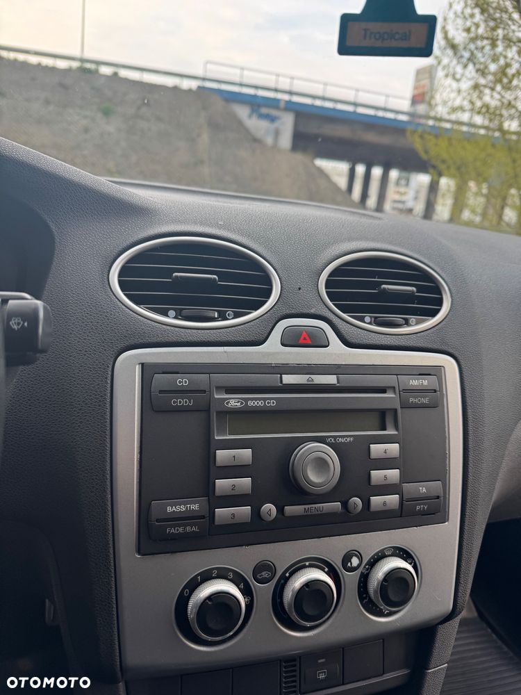 Ford Focus 1.6 TDCi DPF Ambiente - 19