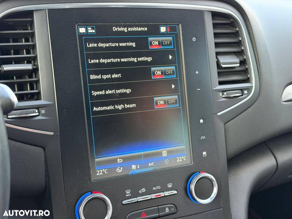 Renault Megane ENERGY TCe 140 EDC BOSE EDITION - 29