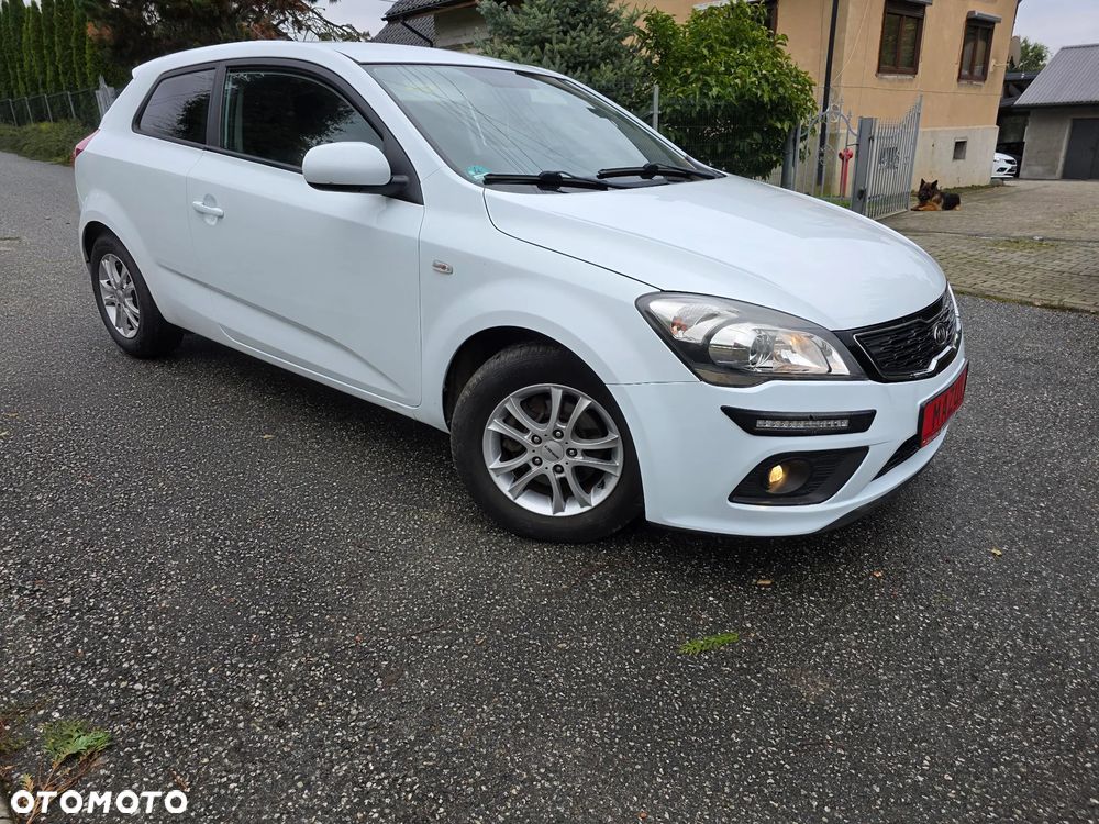 Kia ProCeed pro Ceed 1.4 CVVT Dream-Team Edition - 26