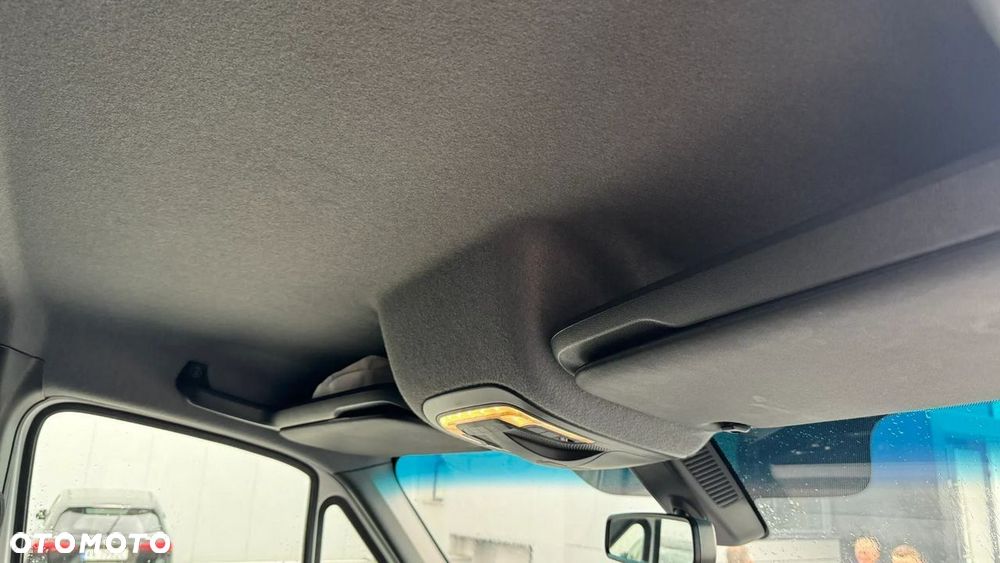 Mercedes-Benz Sprinter - 21