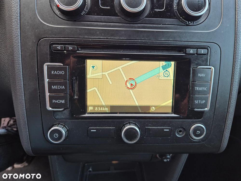 Volkswagen Touran 1.6 TDI DPF BlueMot Comfortline - 20