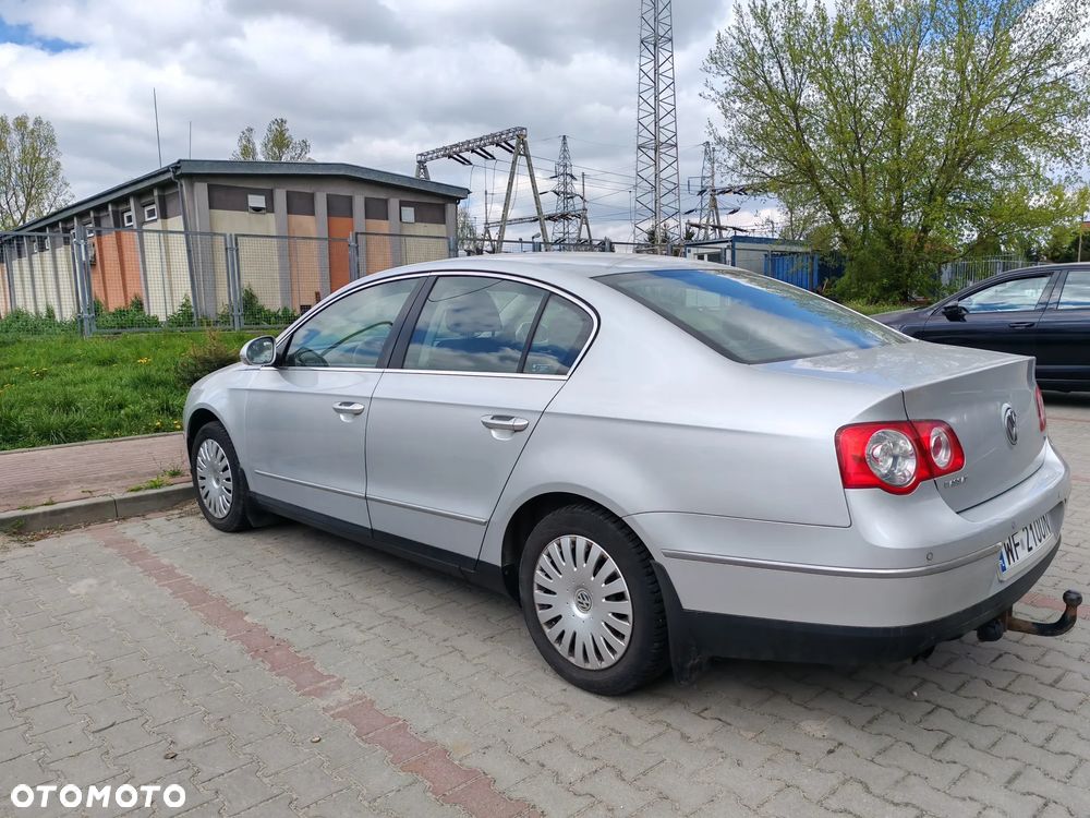 Volkswagen Passat - 14