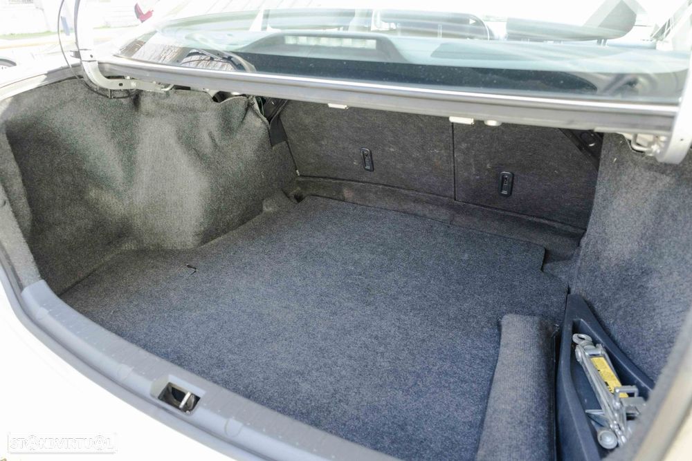 Toyota Corolla 1.4 D-4D Exclusive MM - 19