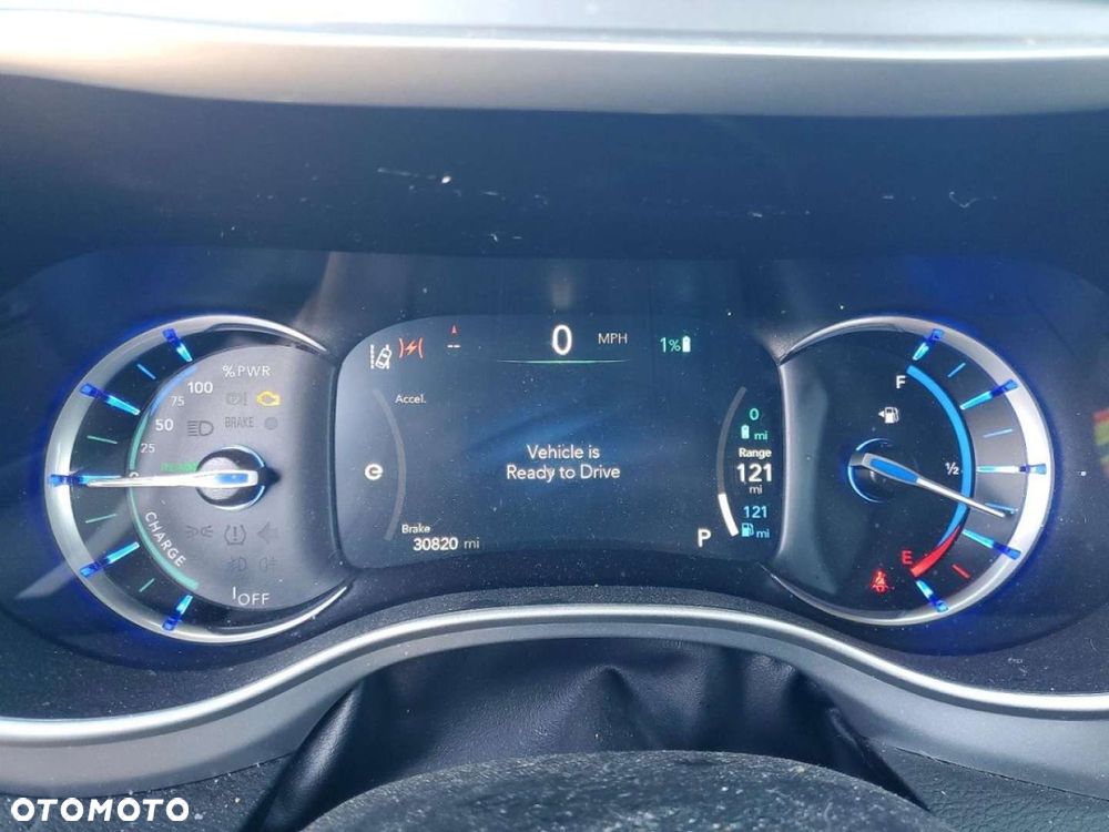 Chrysler Pacifica - 12