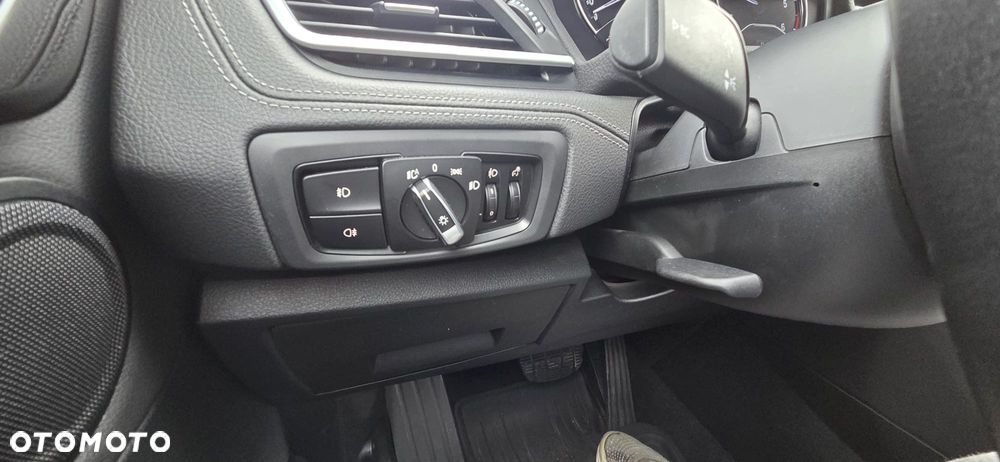 BMW Seria 2 220d xDrive - 6