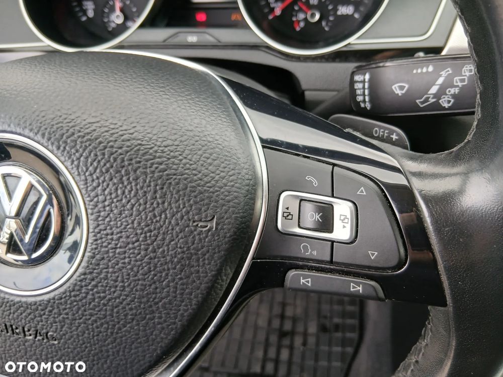 Volkswagen Passat 1.8 TSI BMT Comfortline DSG - 17