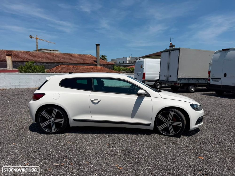 VW Scirocco 2.0 TDI Sport DSG - 11