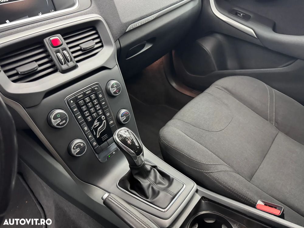 Volvo V40 D3 Geartronic Kinetic - 24