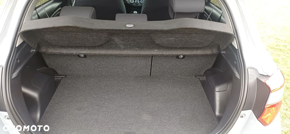 Toyota Yaris 1.5 Premium - 11