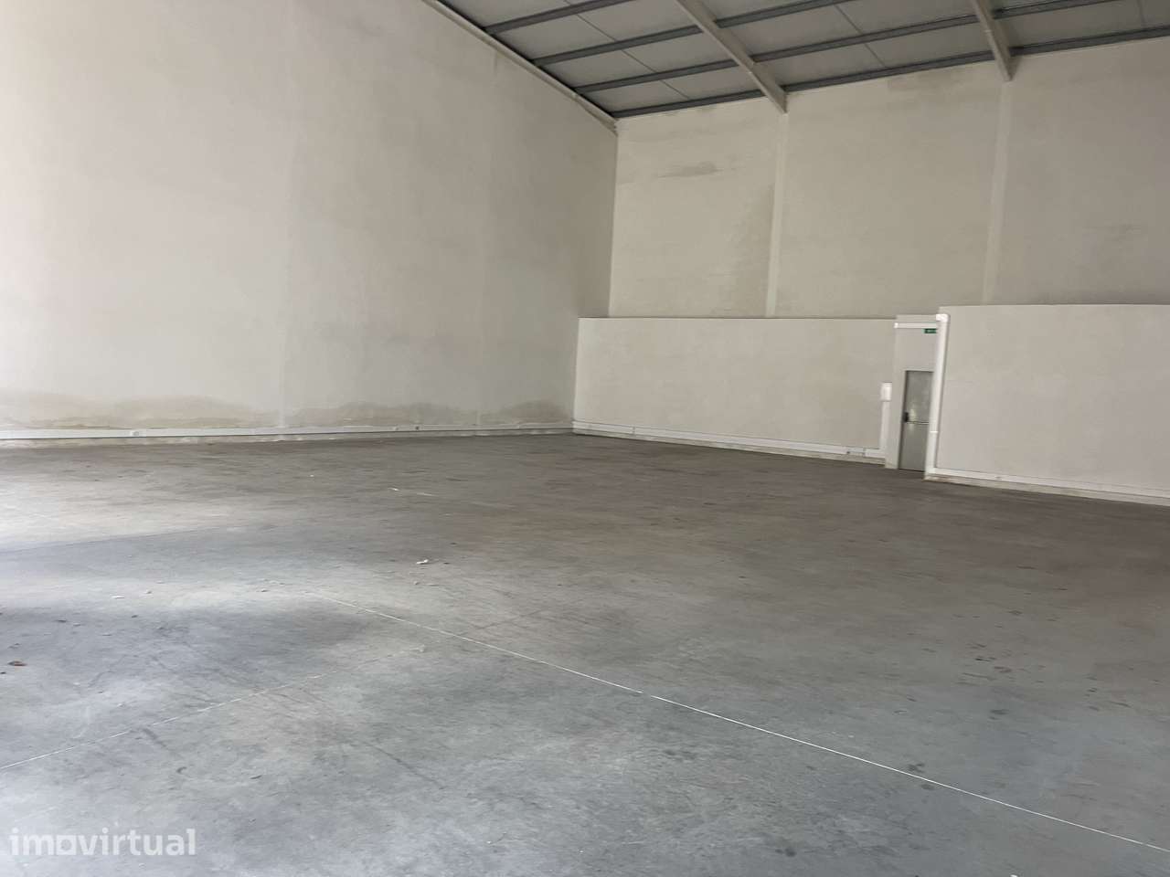 Armazém/comercial com 300m Arrendamento ou Venda IC2 /N1 Batalha - Grande imagem: 3/15