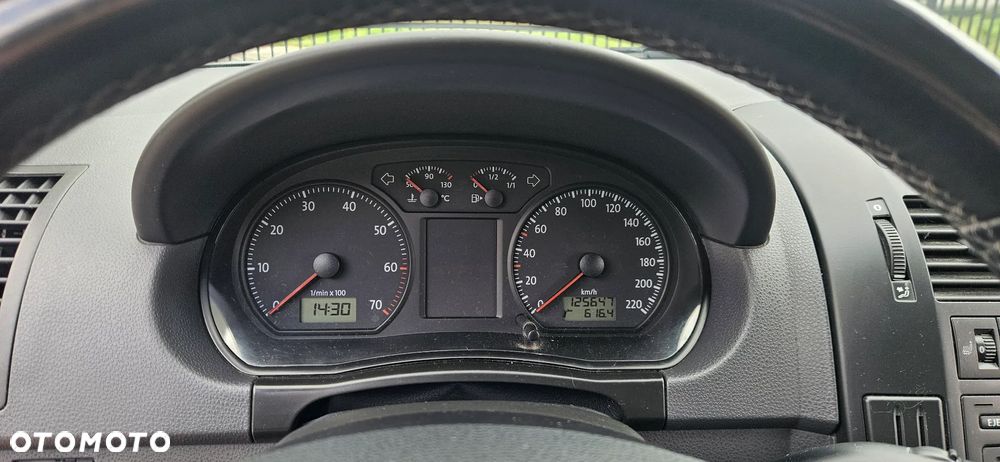 Volkswagen Polo 1.4 16V Sportline - 11