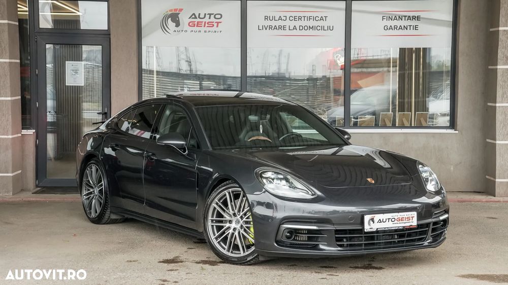 Porsche Panamera 4 E-Hybrid - 4
