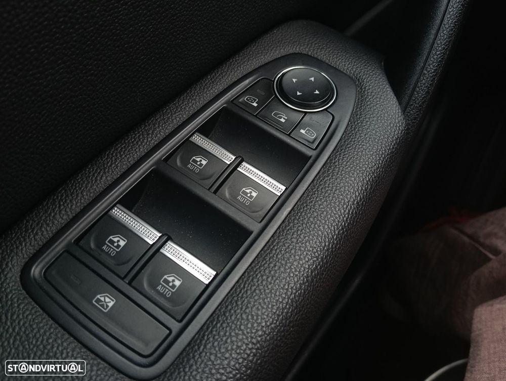 Renault Captur 1.0 TCe Techno Bi-Fuel - 23