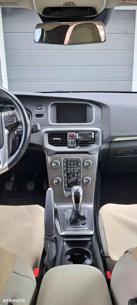 Volvo V40 D4 Drive-E Momentum - 9