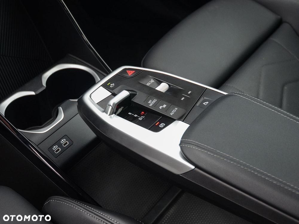 BMW X1 sDrive20i mHEV - 23