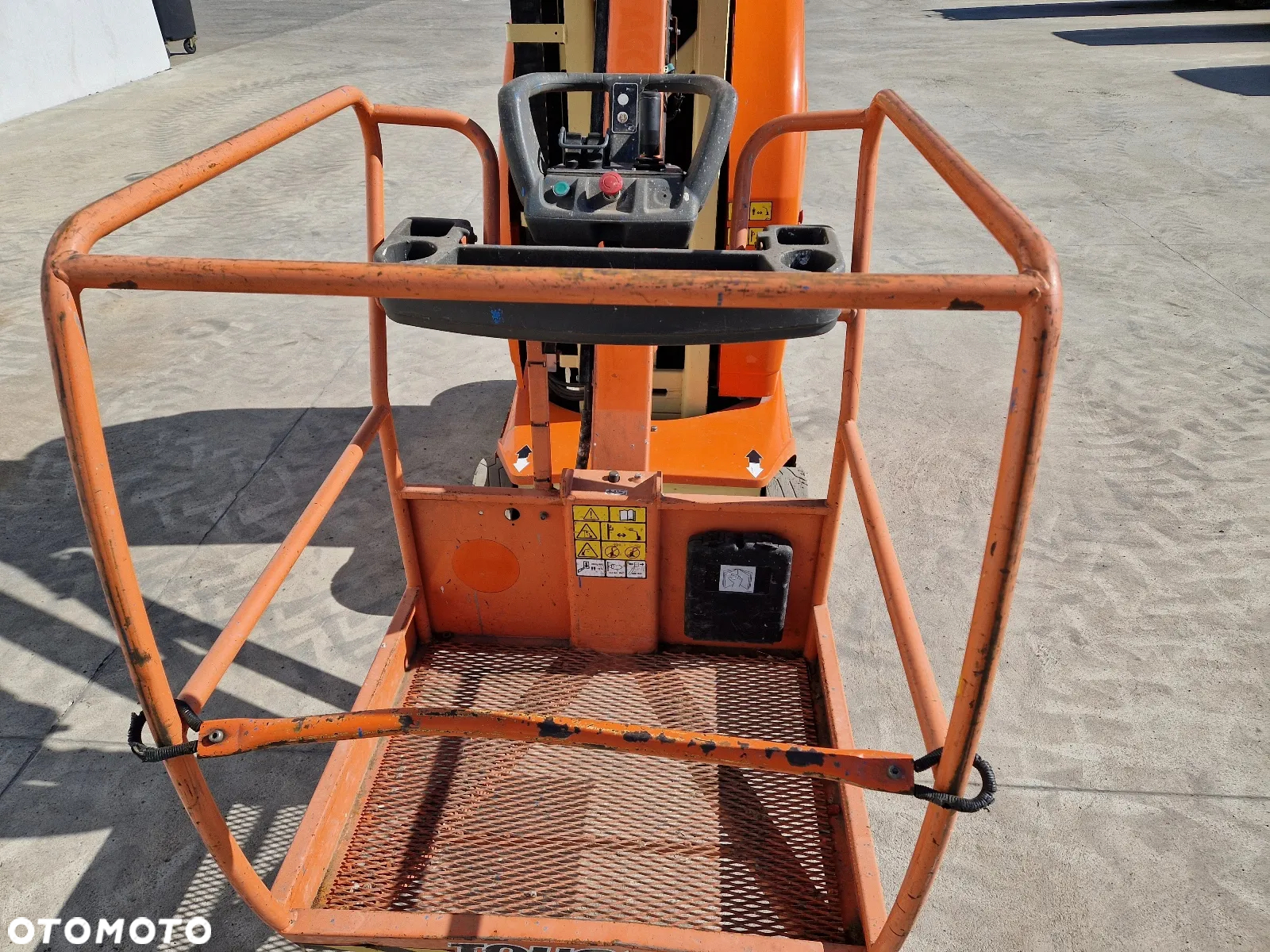 JLG Toucan 10E  R389 - 12