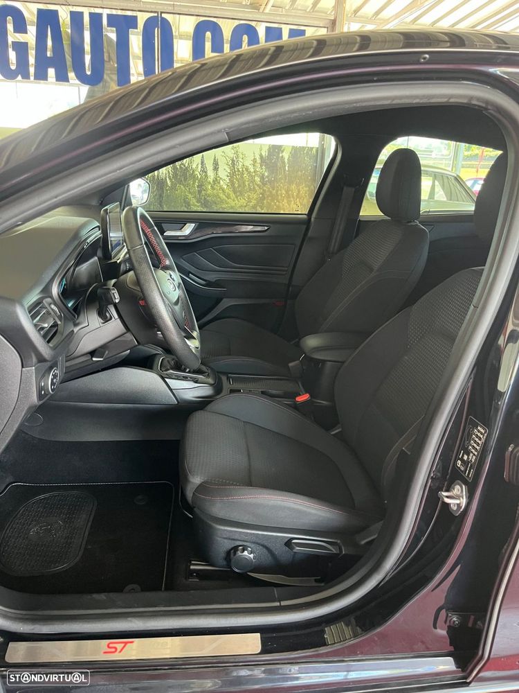 Ford Focus 1.5 TDCi ECOBlue ST-Line - 28