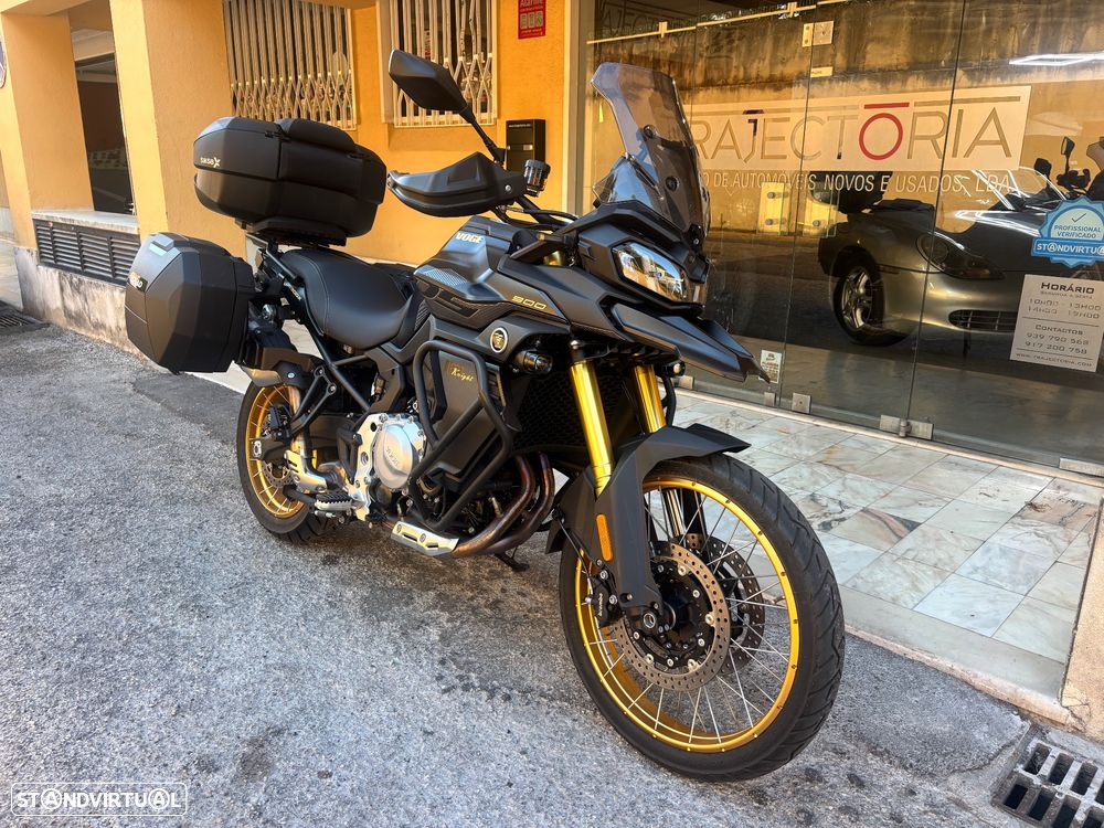 Voge 900DSX - 1