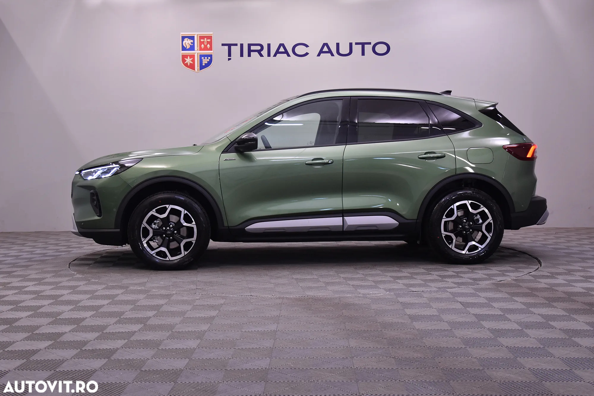 Ford Kuga 2.5 Duratec AWD FHEV Active X - 2