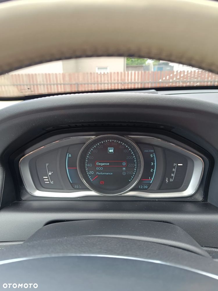 Volvo XC 60 D5 AWD Summum - 27