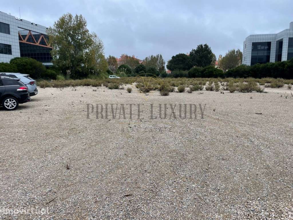 Terreno para construção de edifício com 4906m2 - Grande imagem: 3/19