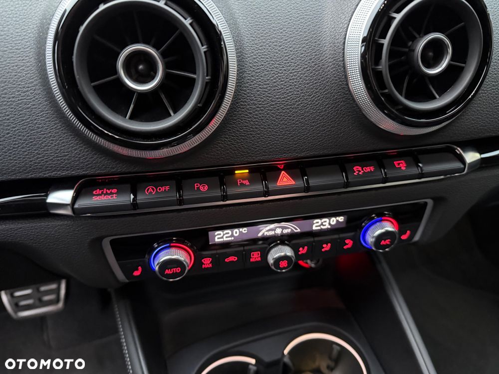 Audi S3 S tronic - 14