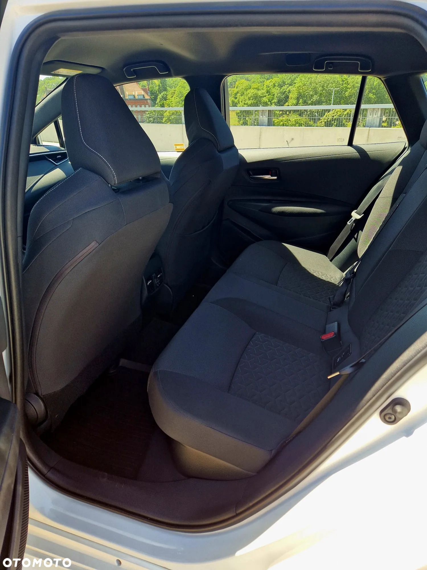 Toyota Corolla 1.8 Hybrid Comfort - 11