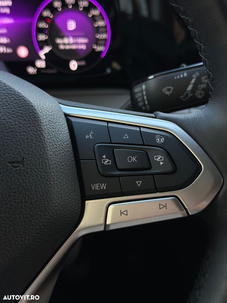 Volkswagen Golf 1.5 TSI ACT Style - 22