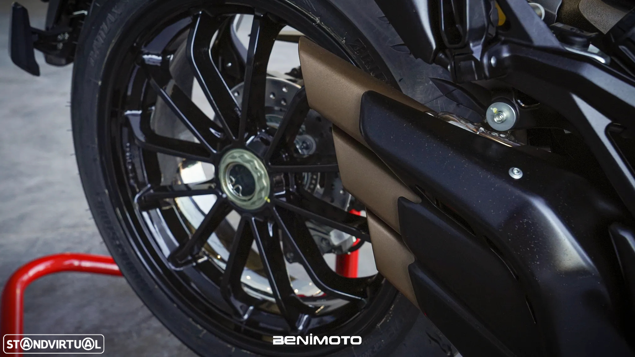 MV Agusta Turismo Veloce R - 11