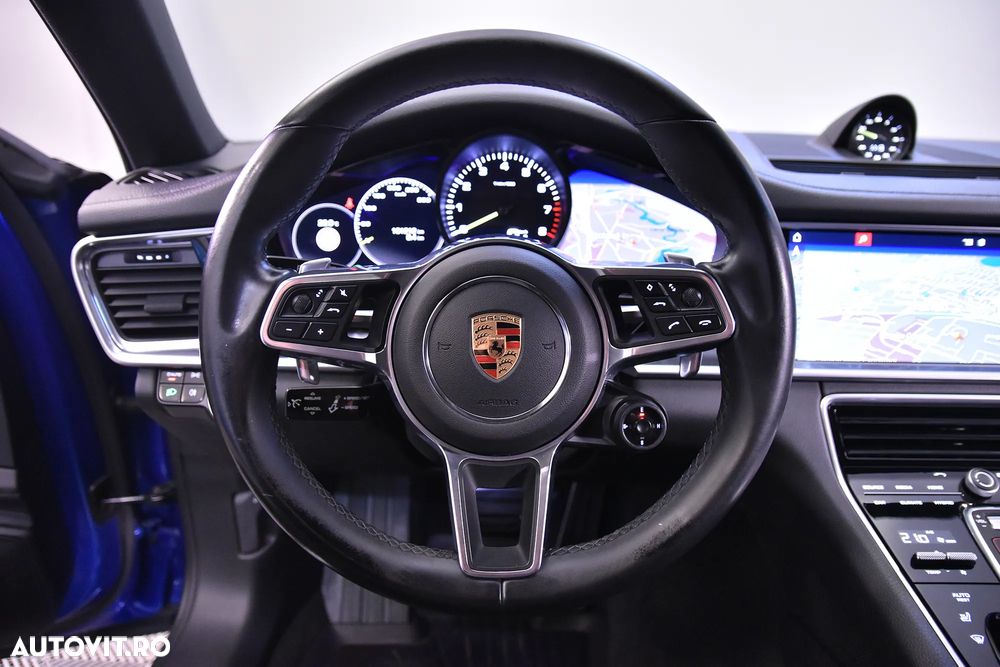 Porsche Panamera 4 E-Hybrid - 16