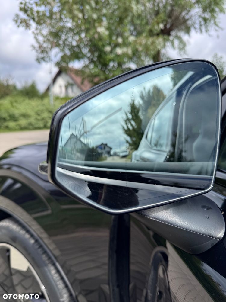 Volvo EX30 Single Motor Extended Range RWD Black Edition Plus - 35