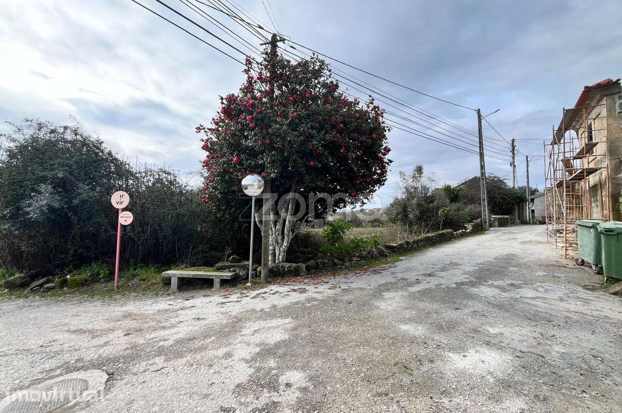 Terrenos Urbanizáveis em Serviçaria, Rio de Moinhos, Satão, Viseu.
