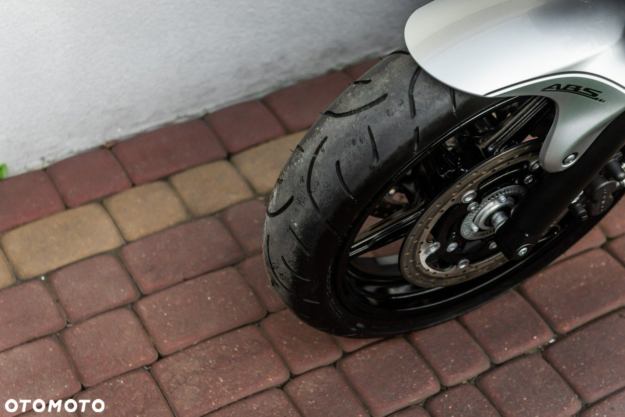 Suzuki Gladius - 7
