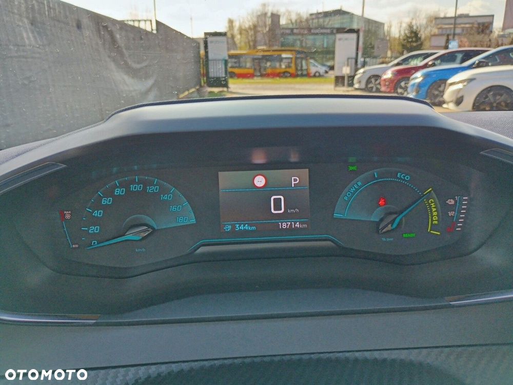 Peugeot 208 - 22