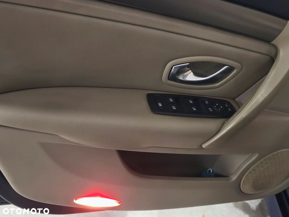 Renault Laguna 2.0 dCi Privilege - 19