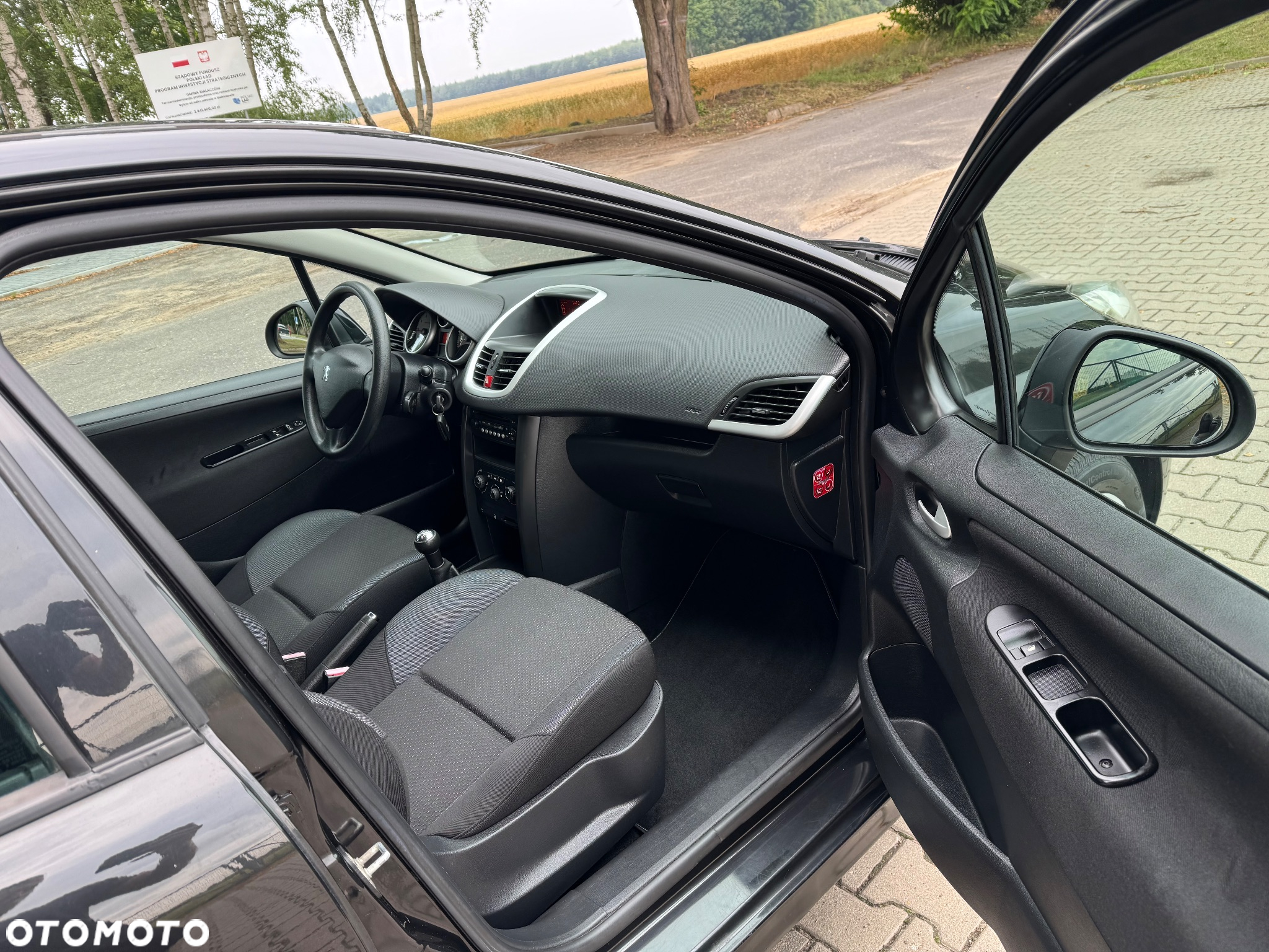 Peugeot 207 - 24