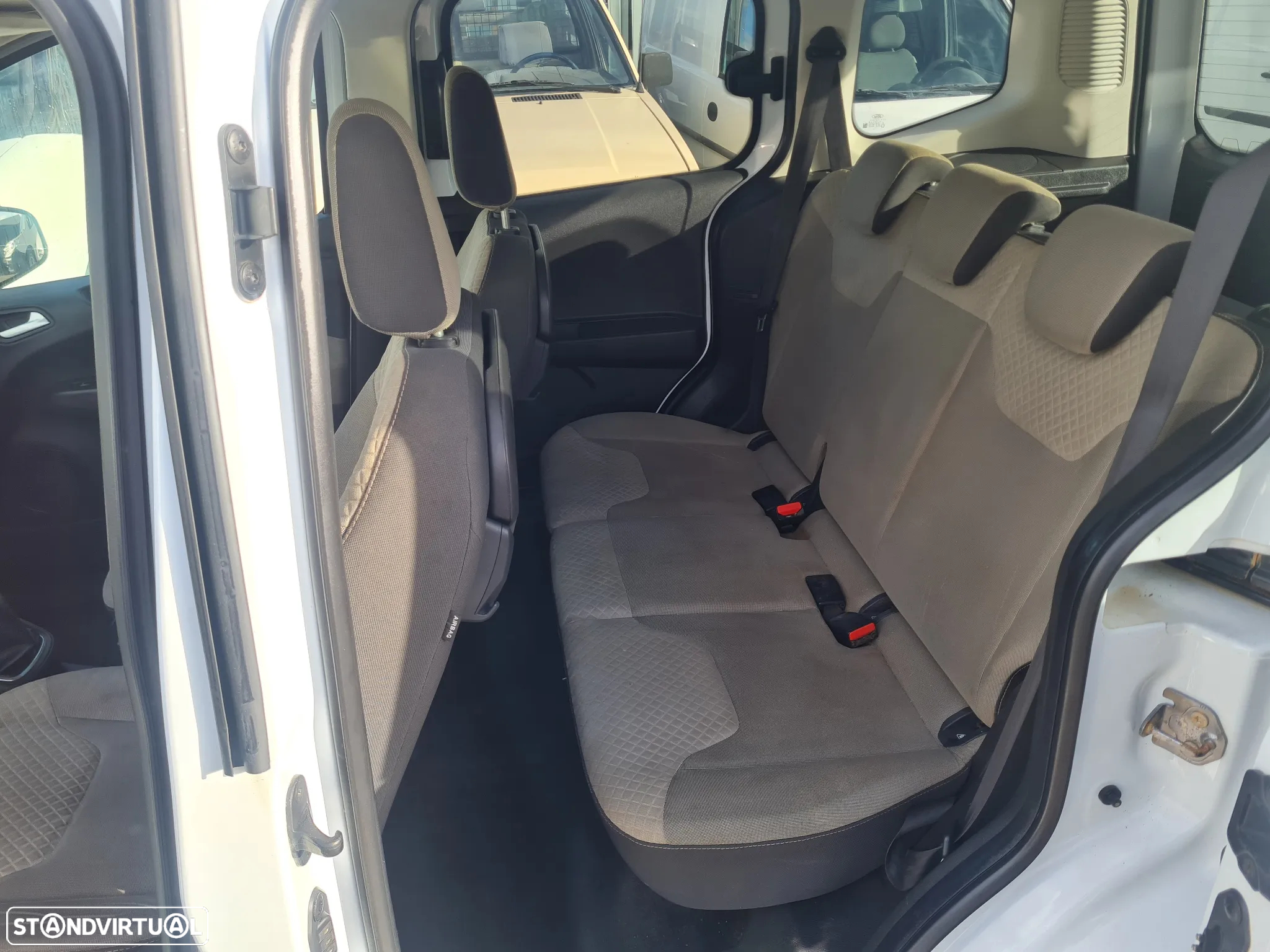 Ford Tourneo Courier 1.0 EcoBoost Titanium - 8