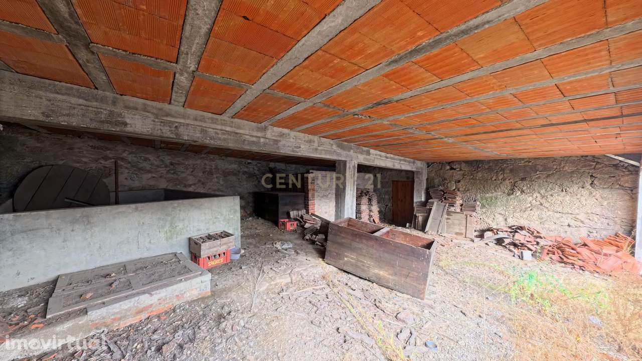 Construção em pedra com terreno em Cabanões - Viseu - Grande imagem: 4/8