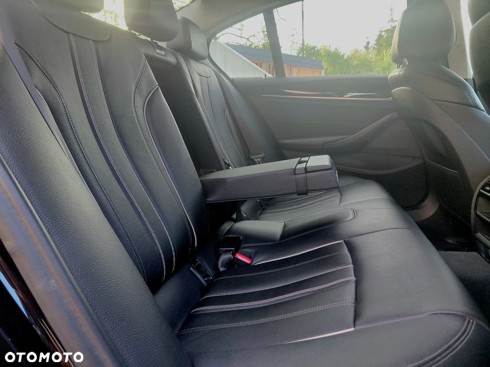 BMW Seria 5 525d Sport Line - 18