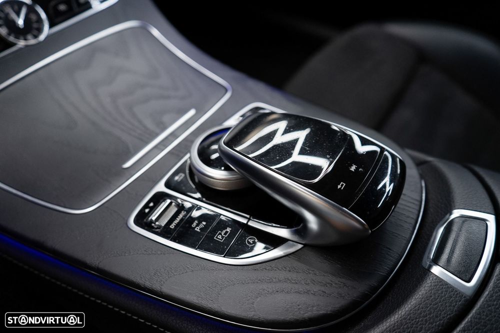 Mercedes-Benz E 220 d AMG Line - 32